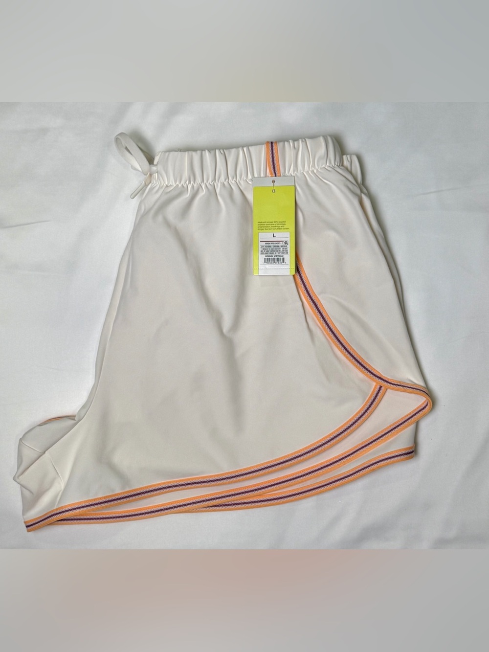 Women's Woven Pop Trim Shorts 3" - All In Motion Cream L - Picture 2 of 5